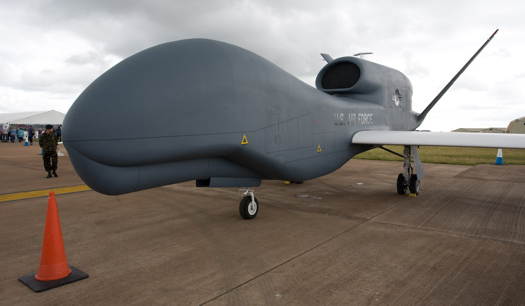 U.S. surveillance drone // bezpilotni pozorovaci letadlo americke armady