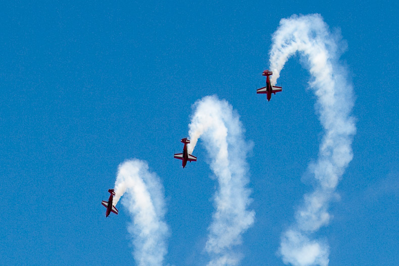 Royal Jordanian Falcons (Extra EA300)